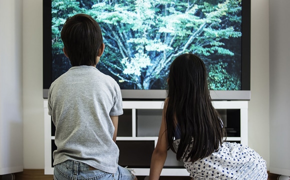Quelle est l'attitude de votre enfant devant un écran ?