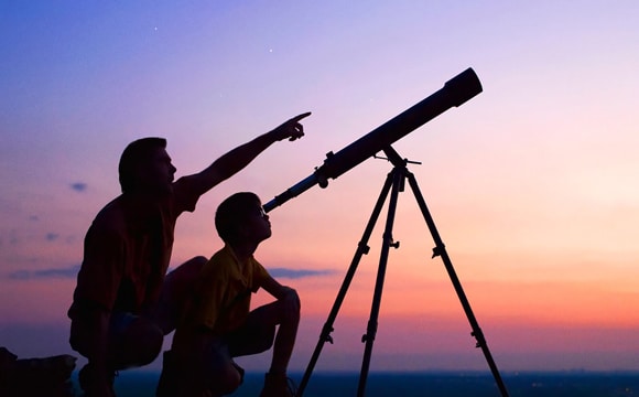 Les outils nécessaires pour observer les étoiles.
