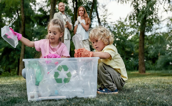 Jeux de recyclage avec les enfants.