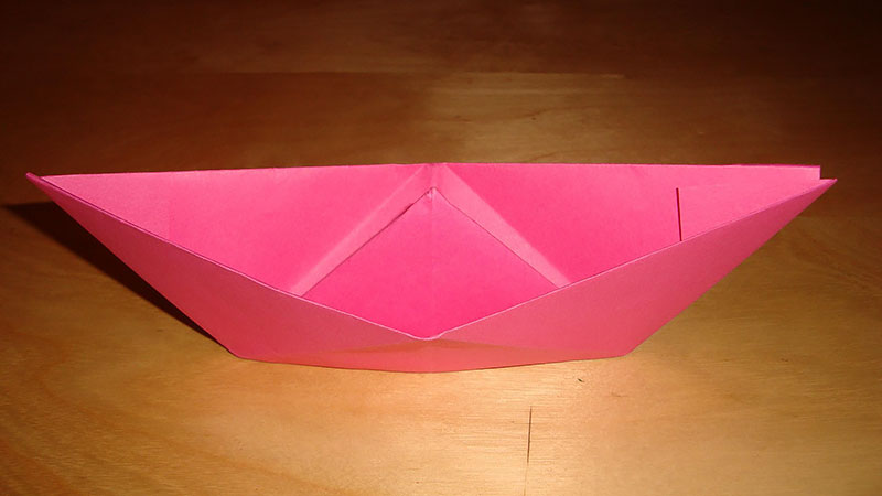 Créer un bateau en papier.